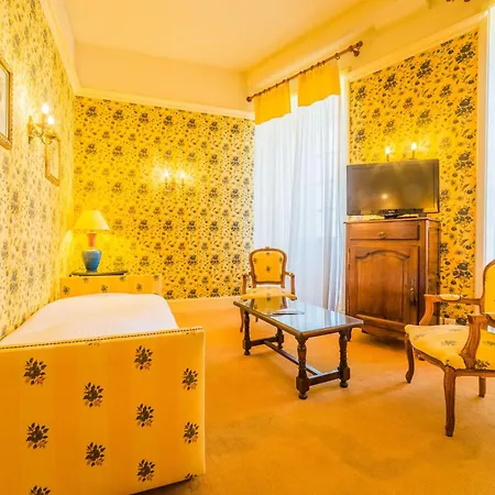 Chateau De Castel Novel Boutique Hotel Varetz Exterior photo