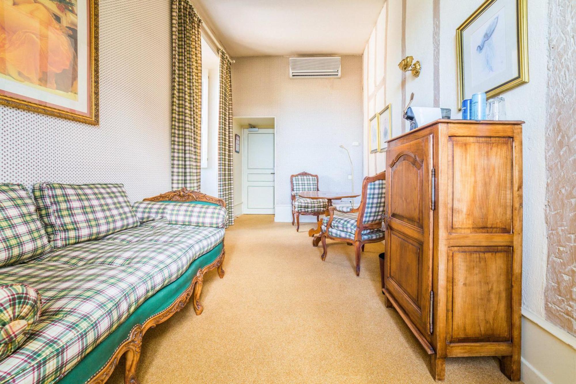 Chateau De Castel Novel Boutique Hotel Varetz
